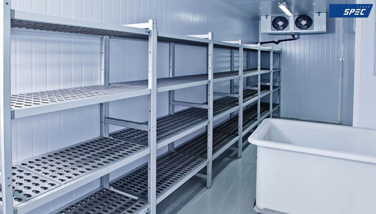 how to clean cold storage room