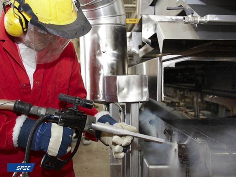 Using dry ice for cleaning food processing equipment
